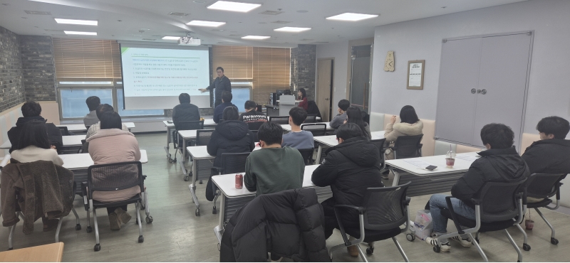 연수구는 지난 6일 구청 대회의실에서 밀폐공간 관리 담당자를 대상으로 안전교육을 실시했다